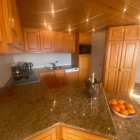Sanctuary- Panoramic Views-ensuite-spa-gym Apartment Verbier